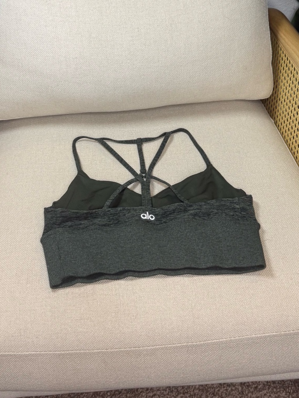 Alo Yoga Alosoft Lavish Sports Bra Size small - Picture 4 of 5